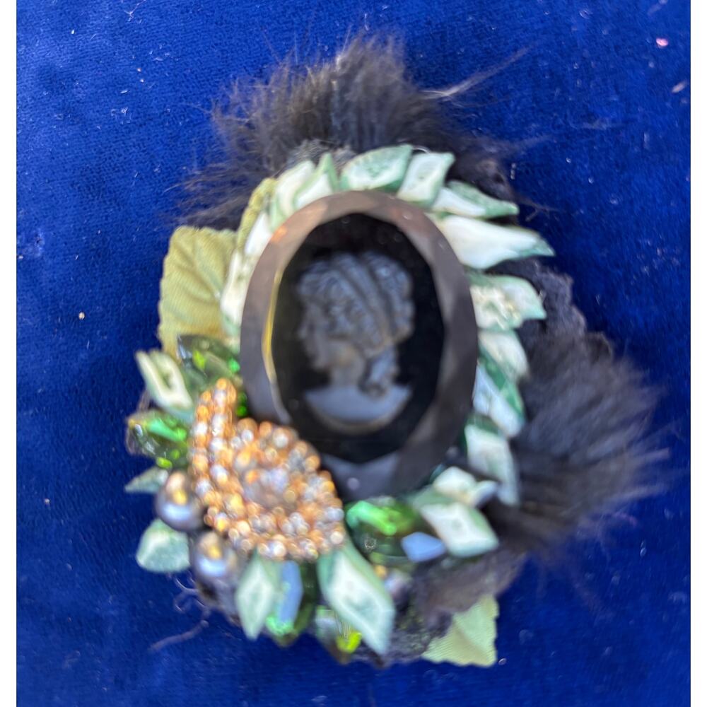 Vintage Black Green Cameo Mixed Media Brooch Rhinestones Feathers Pearls Beads3"